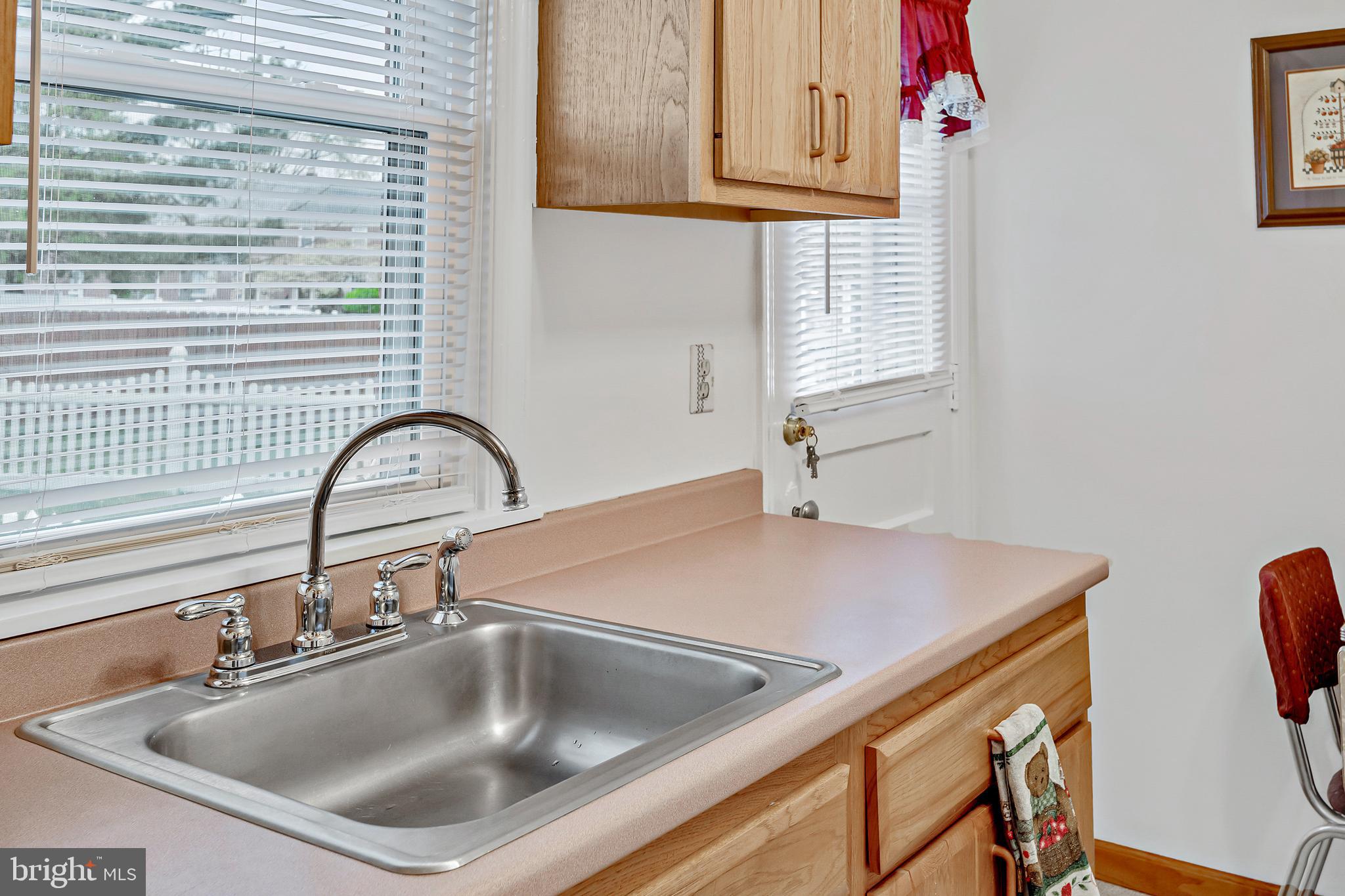 310 Wyatt Road Harrisburg, PA 17104 - Photo 19 of 27 Kitchen