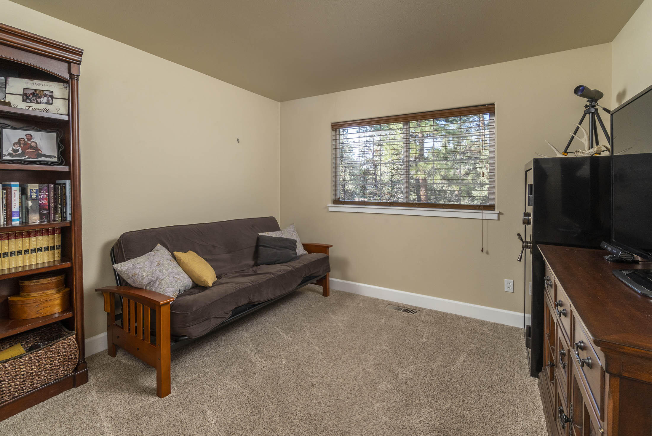 60898 Raintree Court Bend, OR 97702 - Photo 15 of 25 60898 Raintree Dr_0032 copy