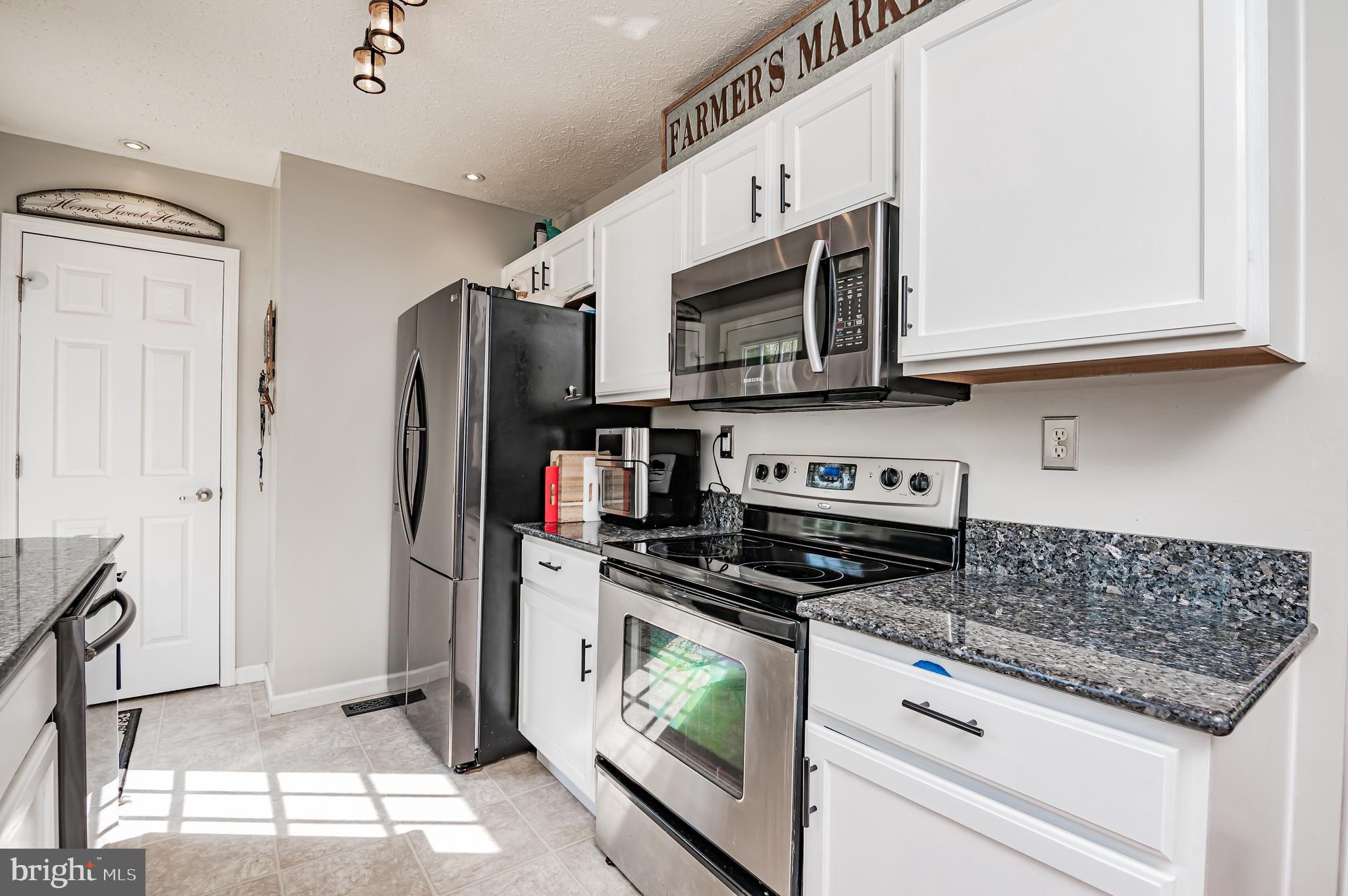 40 Pine Road Louisa, VA 23093 - Photo 11 of 39 Stainless steel appliances