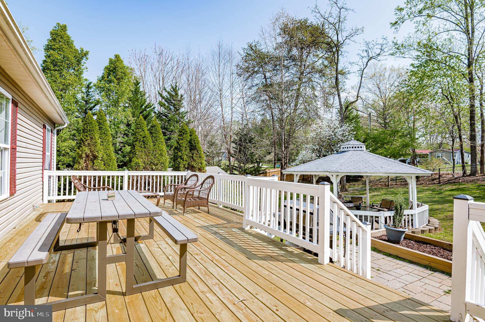 40 Pine Road Louisa, VA 23093 - Photo 26 of 39 Brand New Deck