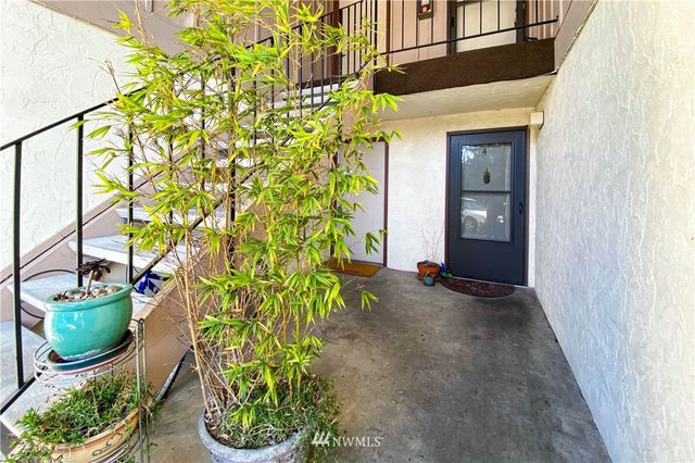 $320,000 | 15705 Northeast 18th Street, Unit 2G, Bellevue, WA 98008