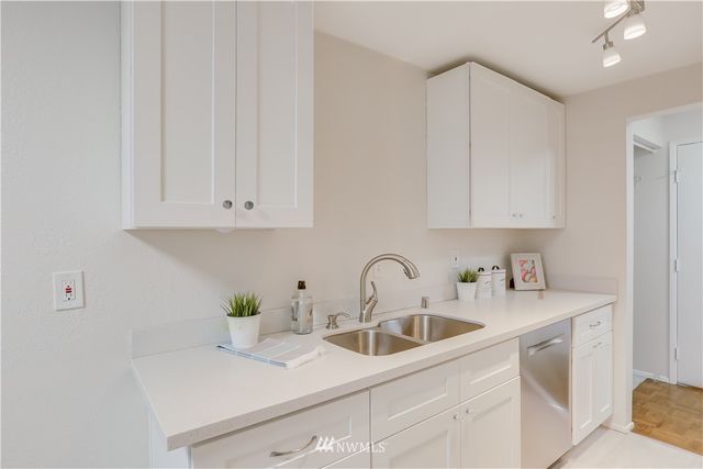 $320,000 | 15705 Northeast 18th Street, Unit 2G, Bellevue, WA 98008