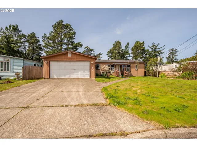 $299,000 | 1633 Maple Street, Florence, OR 97439