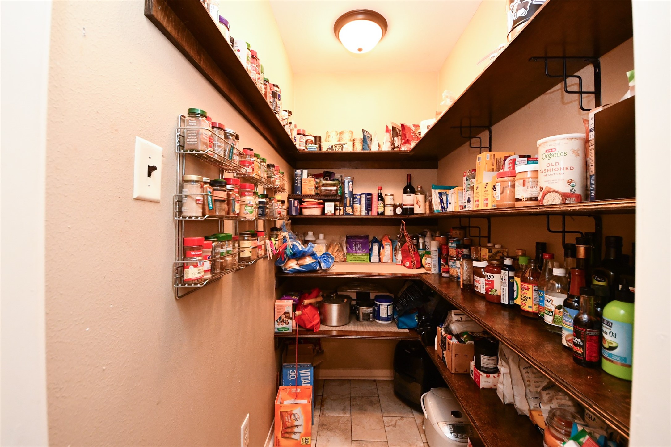 6403 Craigway Road Spring, TX 77389 - Photo 9 of 39 Large walk in pantry