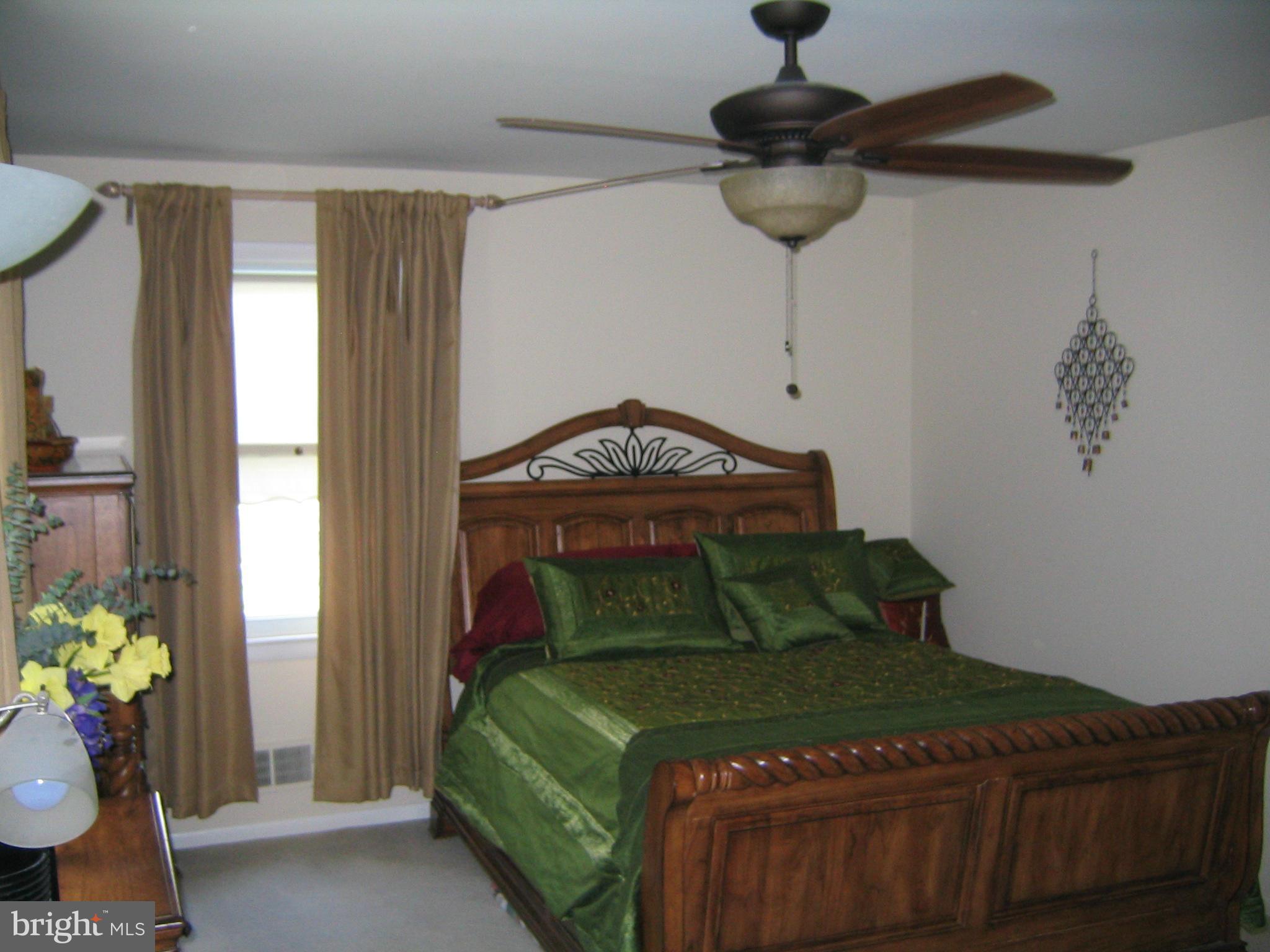 Bedroom (Master)