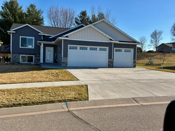 $519,900 | 1013 Eagle Vista Lane, Lake City, MN 55041
