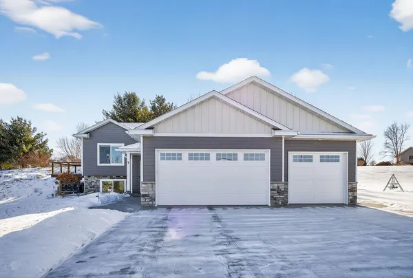 $529,900 | 1013 Eagle Vista Lane, Lake City, MN 55041