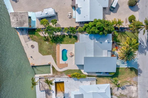 a view of a entryway door of the house