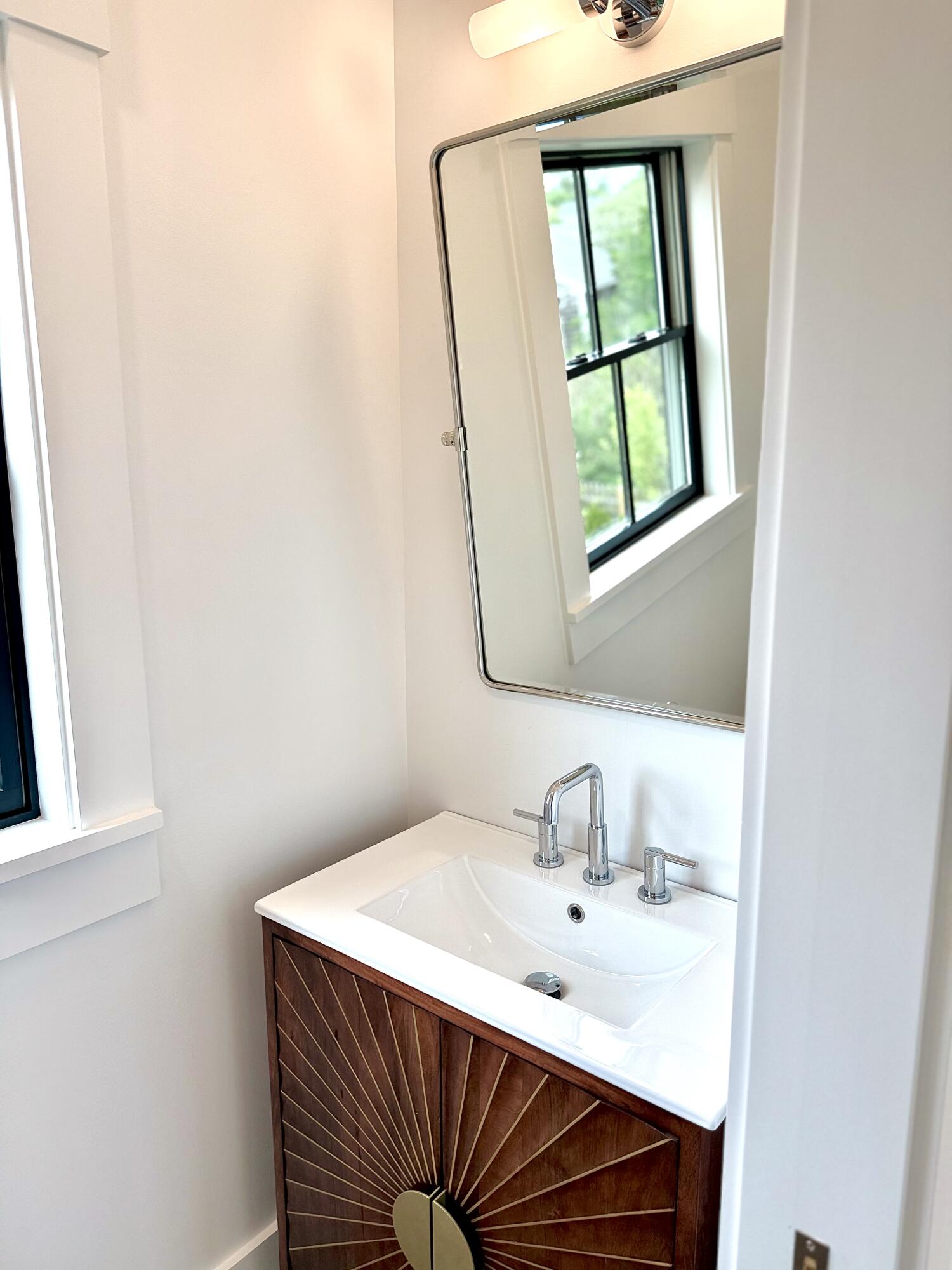 29 Cemetery Road, Unit 2 Provincetown, MA 02657 - Photo 19 of 30 poder room