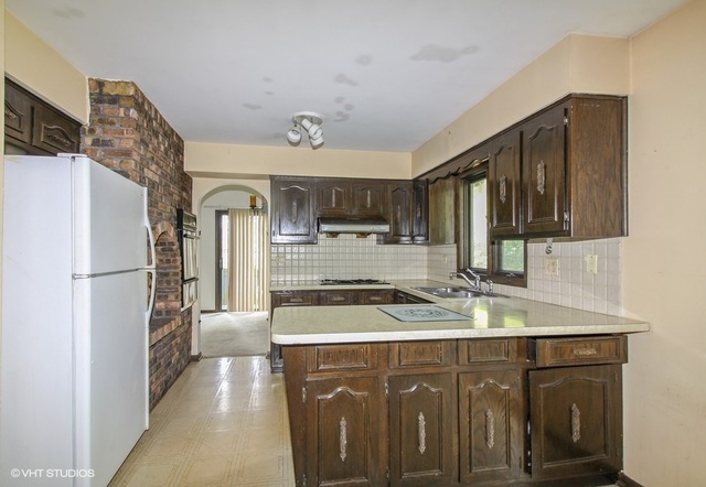 5918 Clarendon Hills Road Willowbrook, IL 60527 - Photo 6 of 26