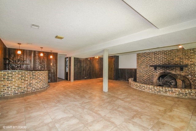 5918 Clarendon Hills Road Willowbrook, IL 60527 - Photo 8 of 26