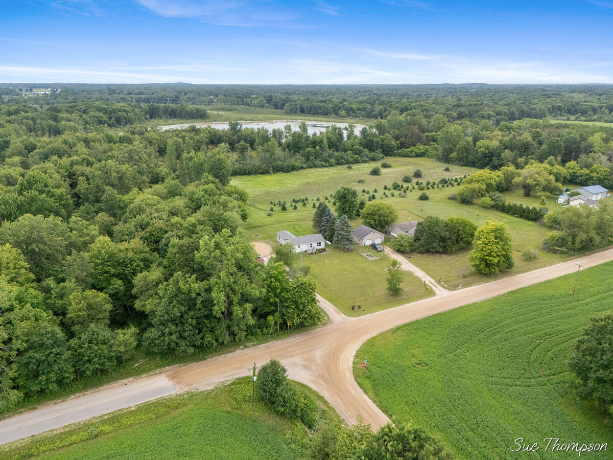 2972 West Kroman Road Sheridan, MI 48884 - Photo 22 of 24 2972-West-Kroman_203