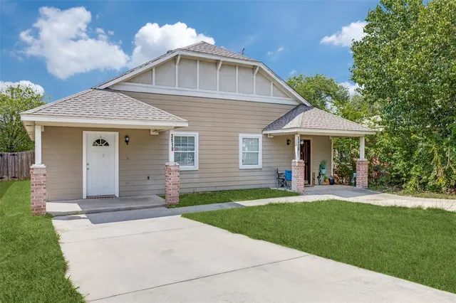 $1,299 | 3518 8th Avenue, Fort Worth, TX 76110