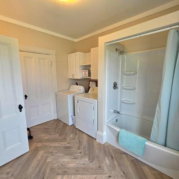 866 Main Street Lincoln, ME 04457 - Photo 19 of 69 1st Foor Bathroom