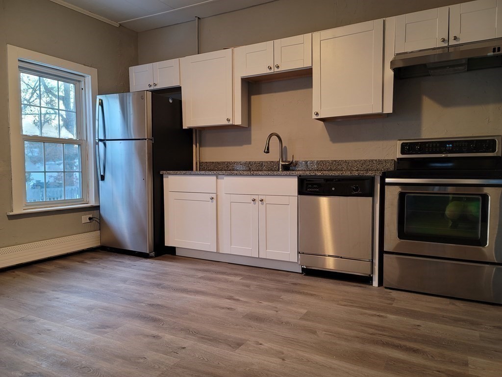 10 Elm Street Webster, MA 01570 - Photo 6 of 32