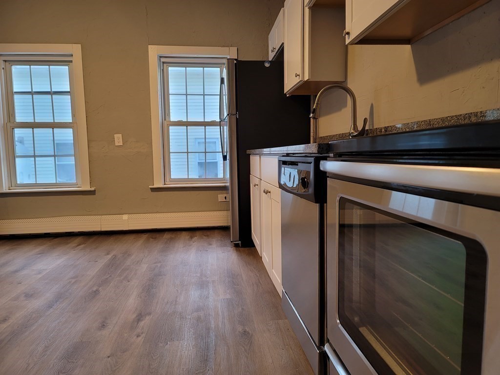 10 Elm Street Webster, MA 01570 - Photo 7 of 32