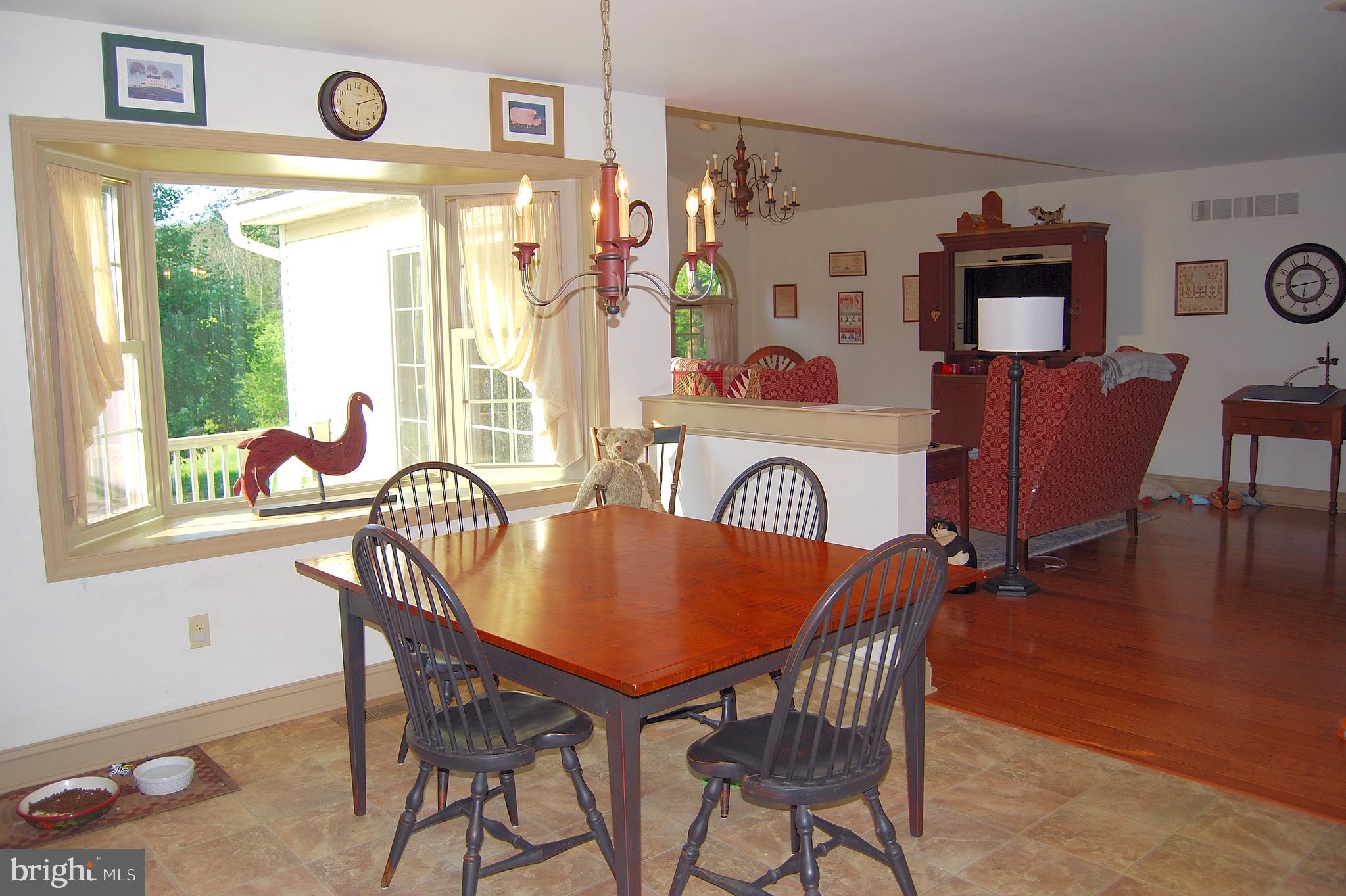1012 Hartman Road Reading, PA 19606 - Photo 14 of 59 Breakfast area