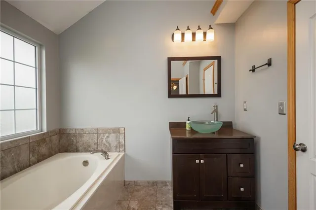 $315,000 | 1415 Kimberly Drive, Warrensburg, MO 64093