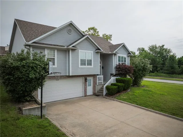 $315,000 | 1415 Kimberly Drive, Warrensburg, MO 64093