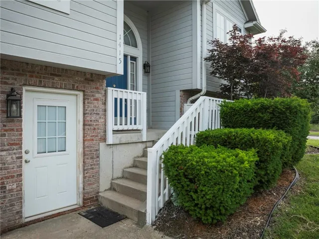$315,000 | 1415 Kimberly Drive, Warrensburg, MO 64093