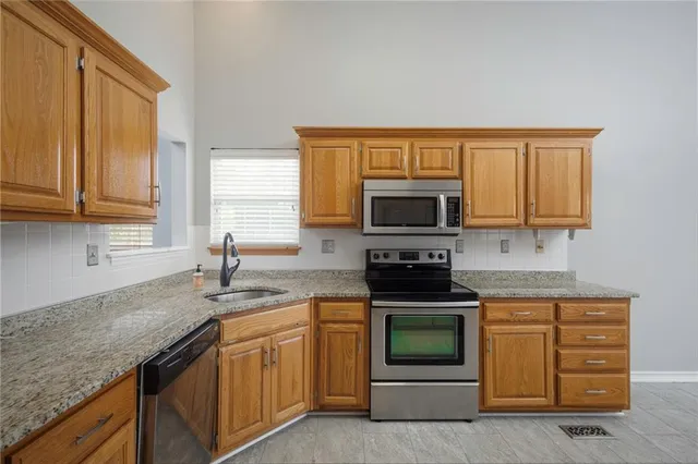 $315,000 | 1415 Kimberly Drive, Warrensburg, MO 64093