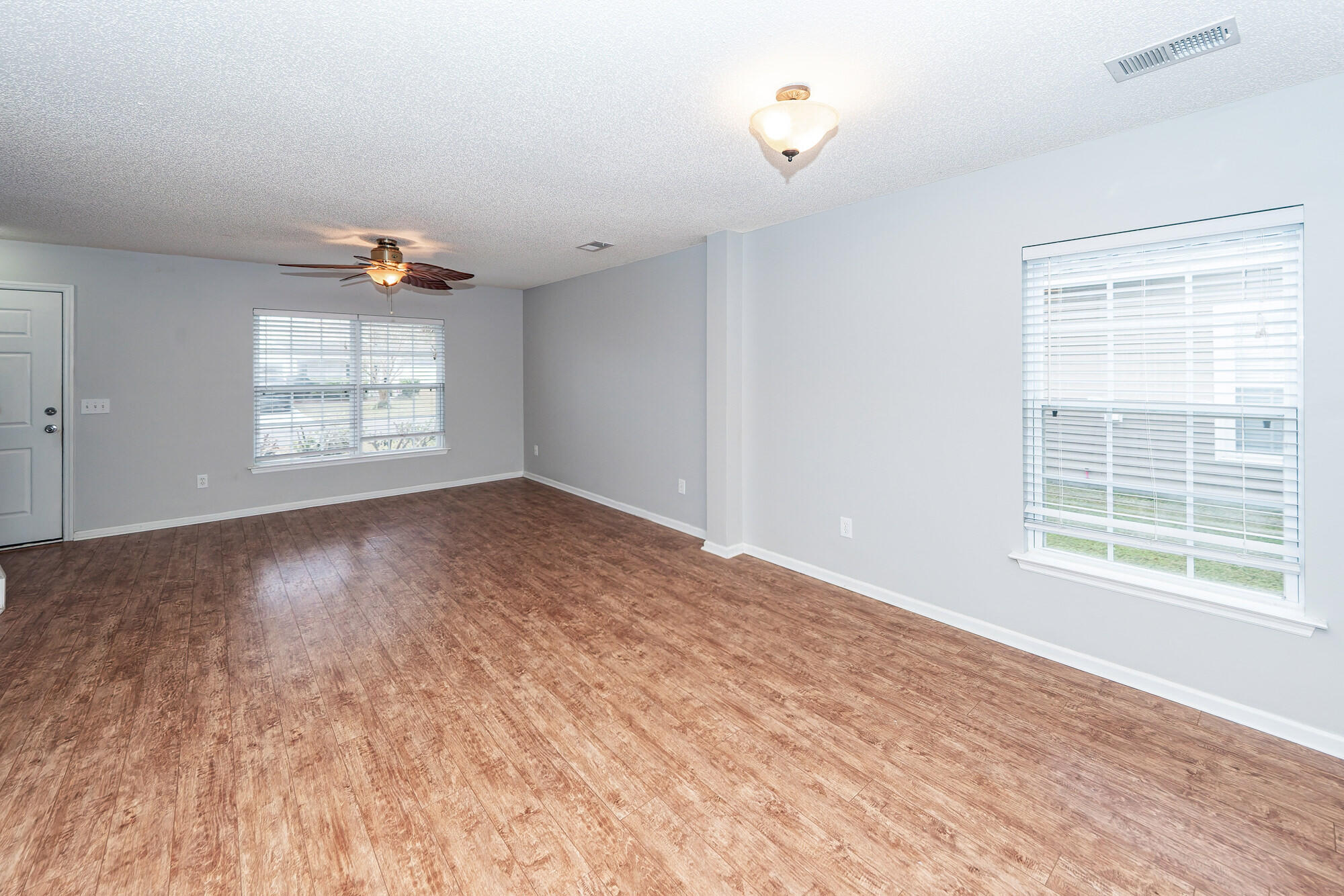 1118 Deerberry Road Hanahan, SC 29445 - Photo 12 of 52 11 (1)