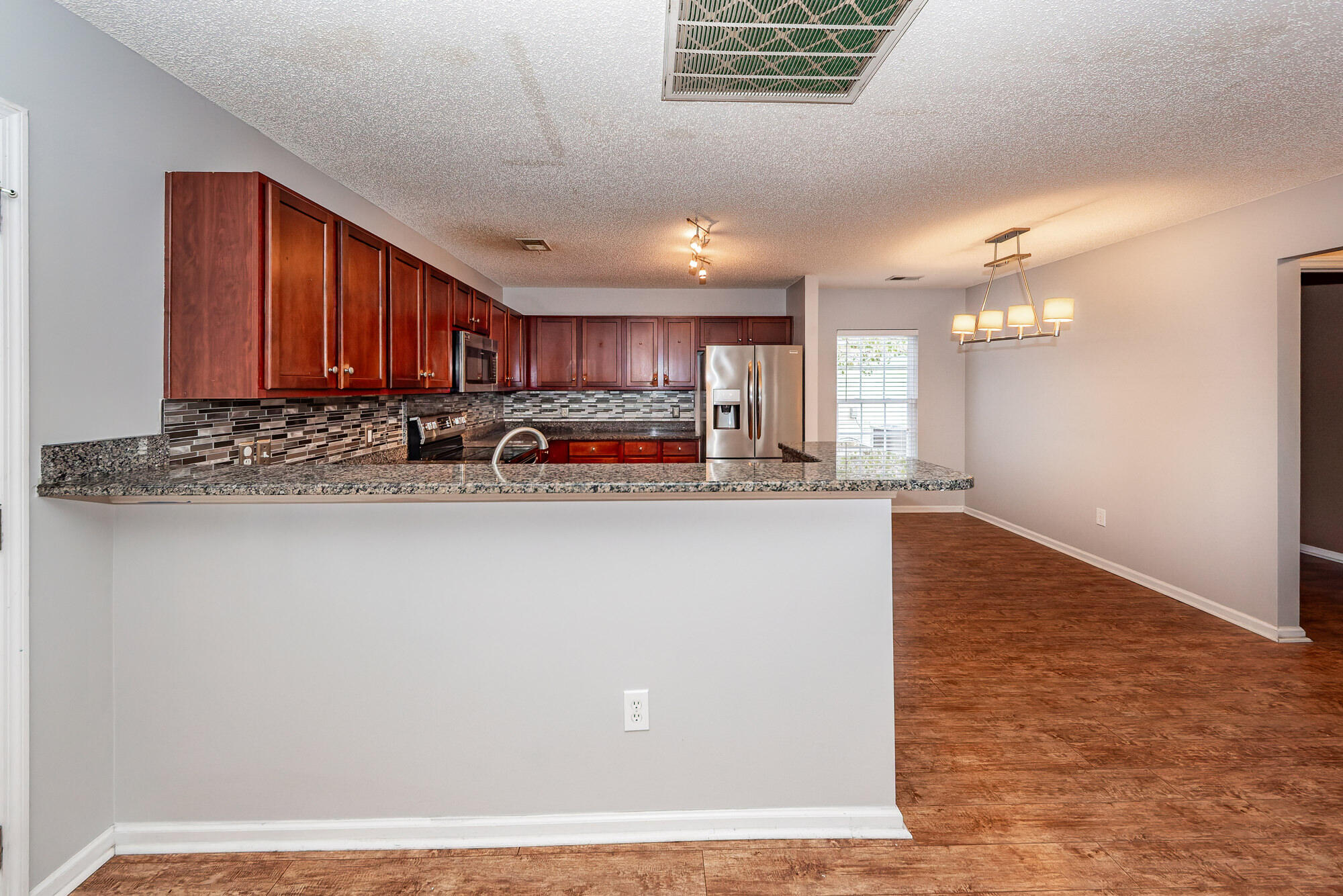 1118 Deerberry Road Hanahan, SC 29445 - Photo 18 of 52 17 (1)