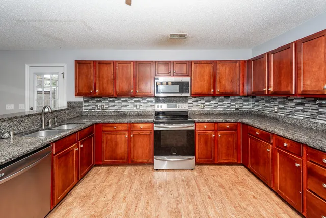 $2,775 | 1118 Deerberry Road, Hanahan, SC 29445