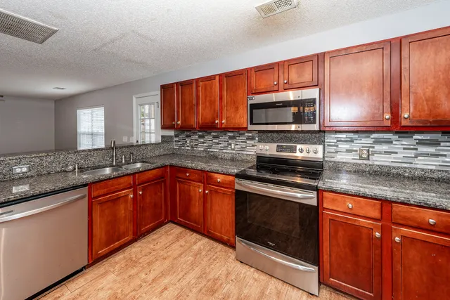 $2,775 | 1118 Deerberry Road, Hanahan, SC 29445