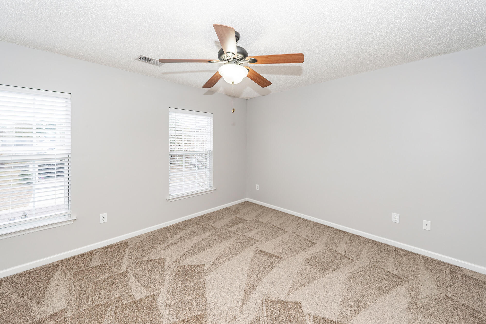 1118 Deerberry Road Hanahan, SC 29445 - Photo 29 of 52 34 (1)