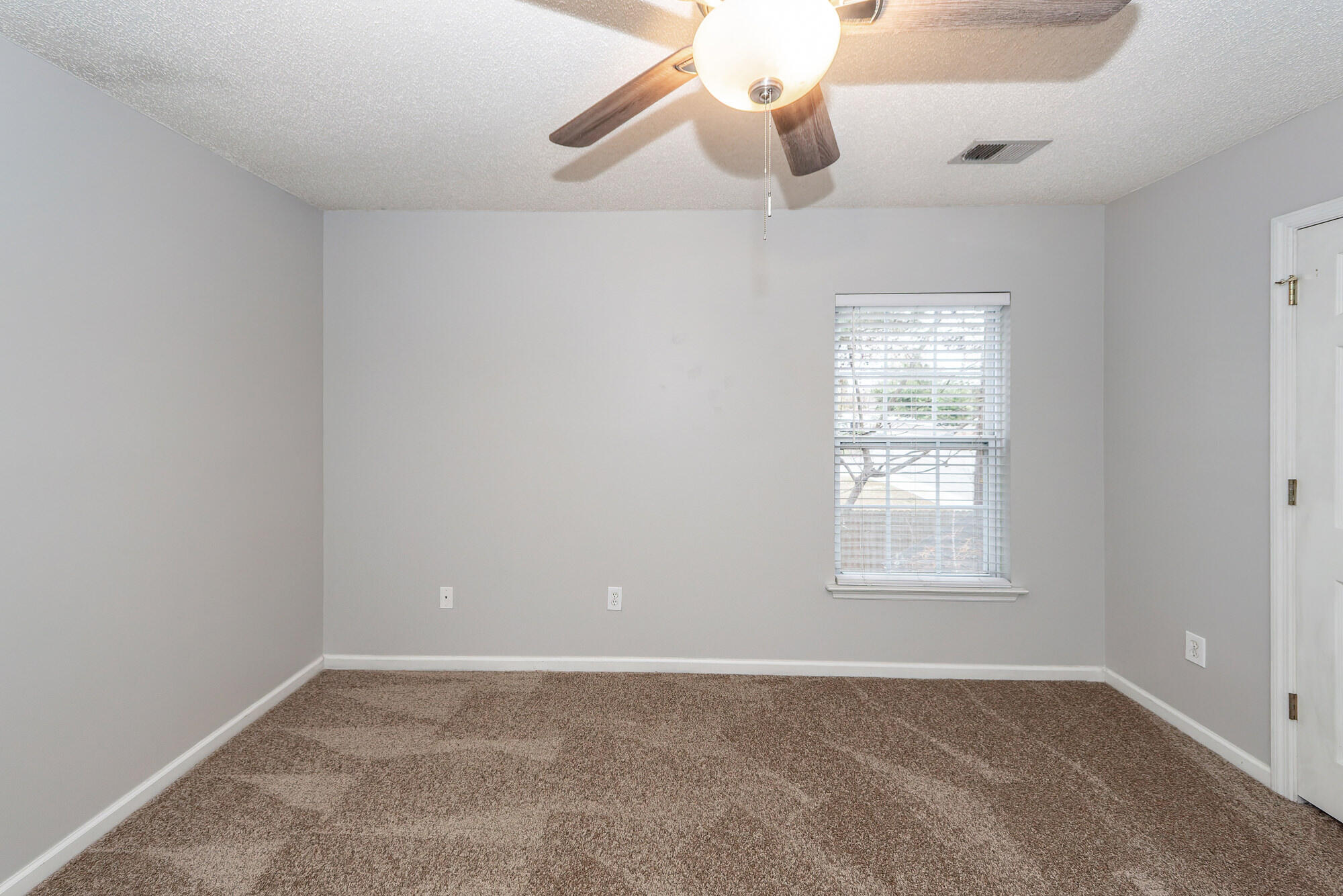 1118 Deerberry Road Hanahan, SC 29445 - Photo 37 of 52 42 (1)