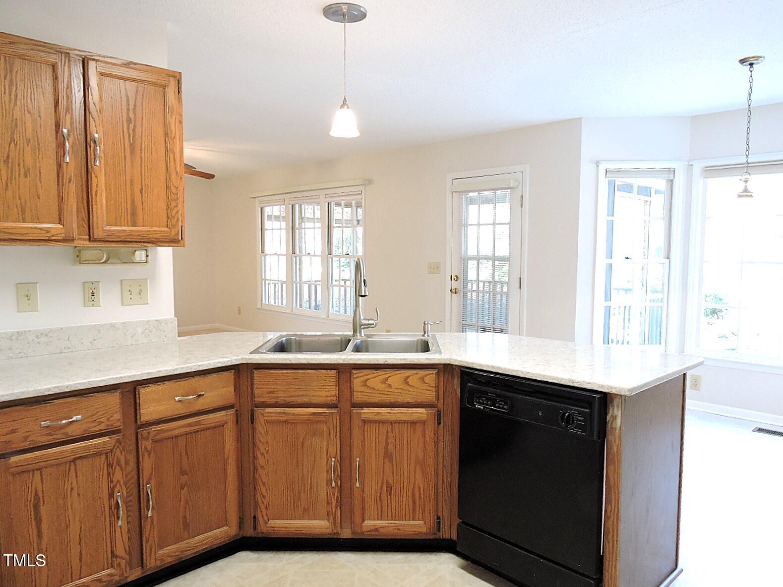 1 Danforth Place Durham, NC 27712 - Photo 11 of 32 11 Kitchen 1