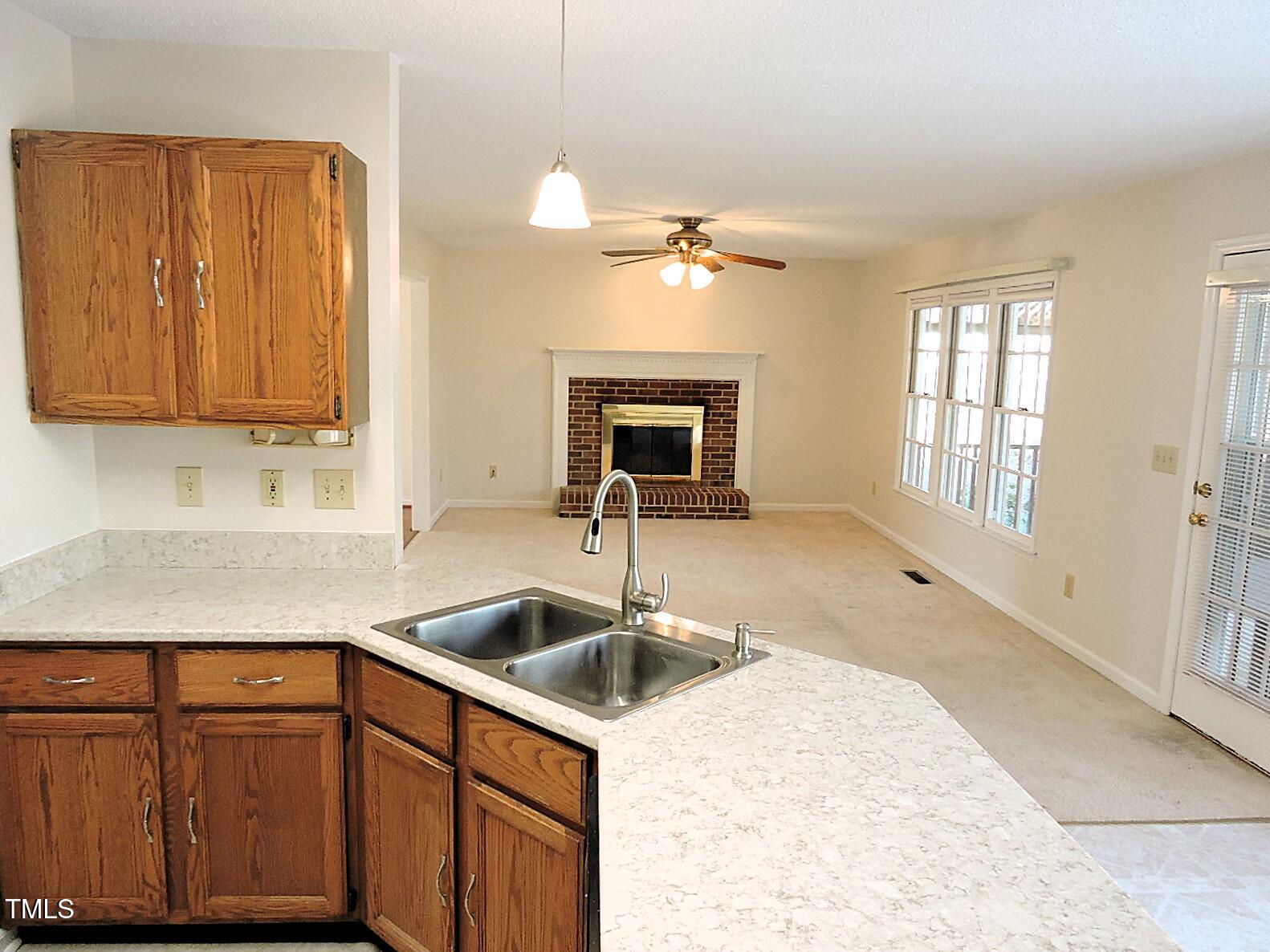 1 Danforth Place Durham, NC 27712 - Photo 12 of 32 12 Kitchen to FR