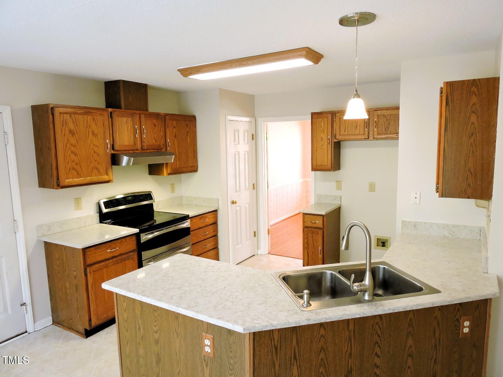 1 Danforth Place Durham, NC 27712 - Photo 8 of 32 8 Kitchen 4