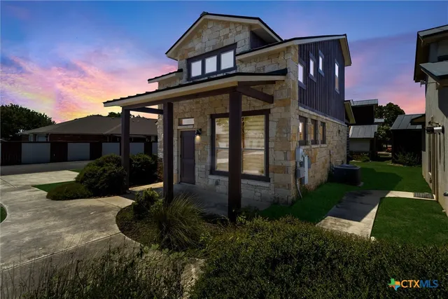 $2,300 | 1654 Gruene Vineyard Crossing, New Braunfels, TX 78130