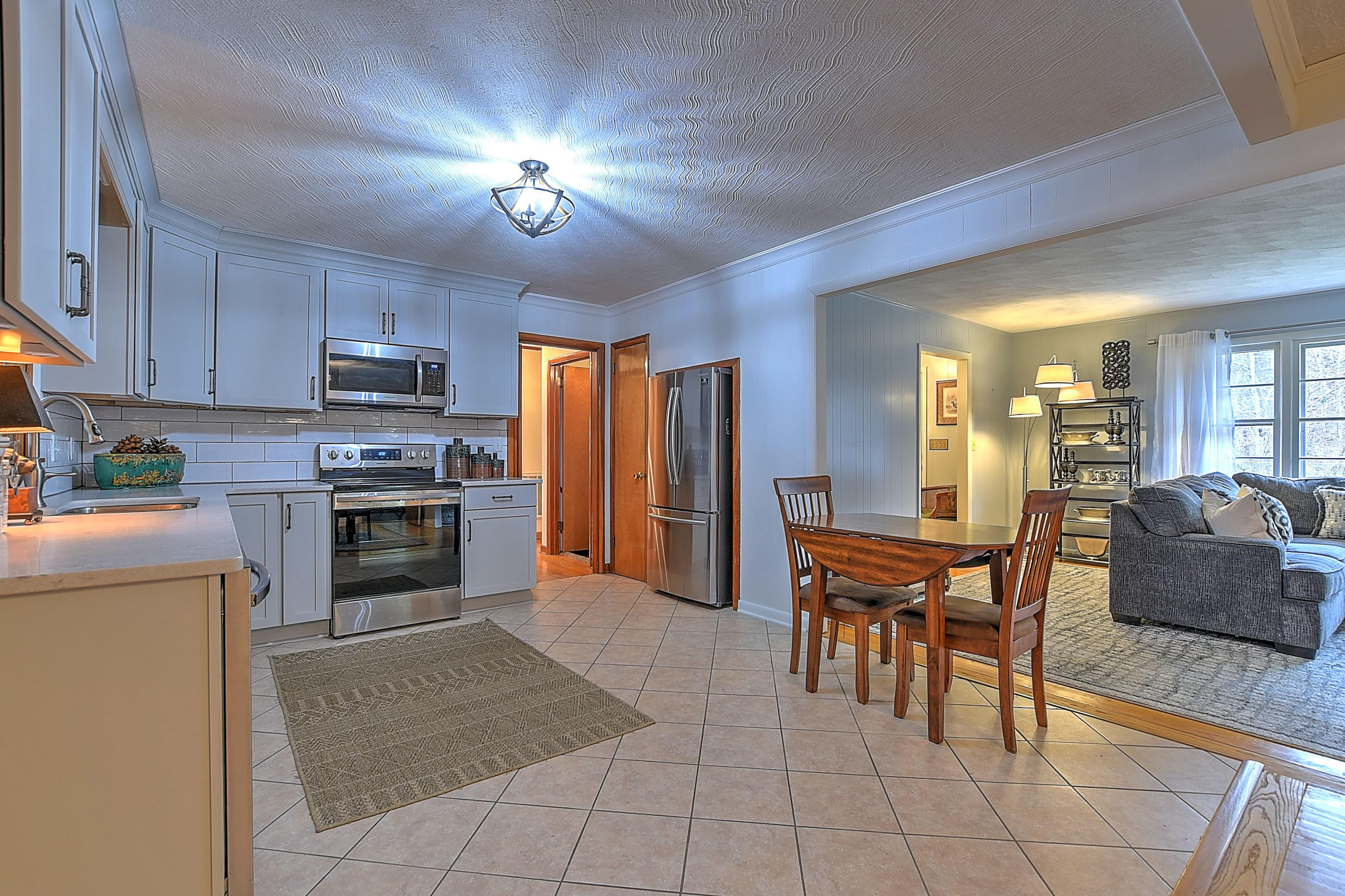 105 Hidden Valley Road Bristol, TN 37620 - Photo 14 of 44 105 HIDDEN VALLEY-15