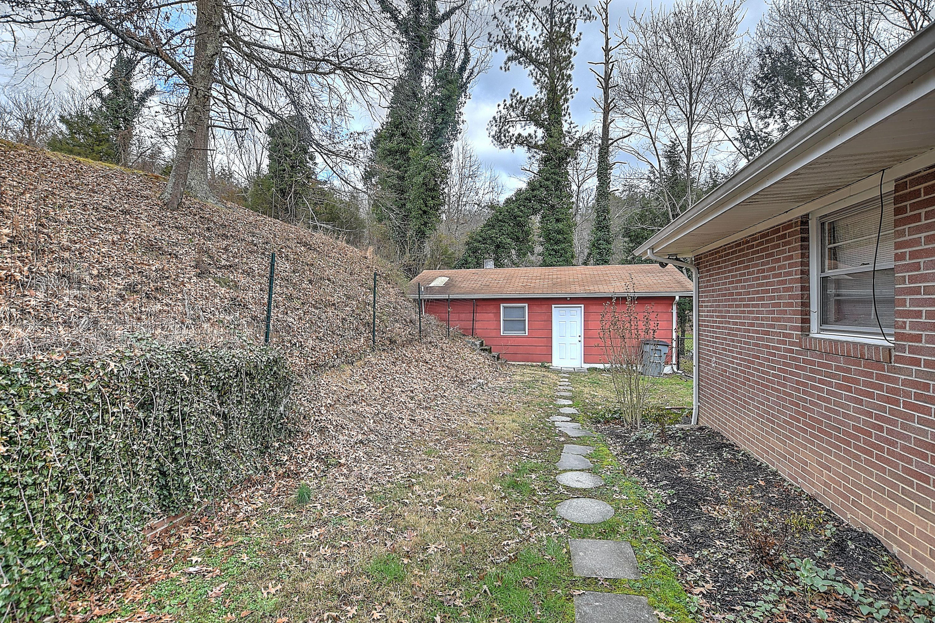 105 Hidden Valley Road Bristol, TN 37620 - Photo 34 of 44 105 HIDDEN VALLEY-35