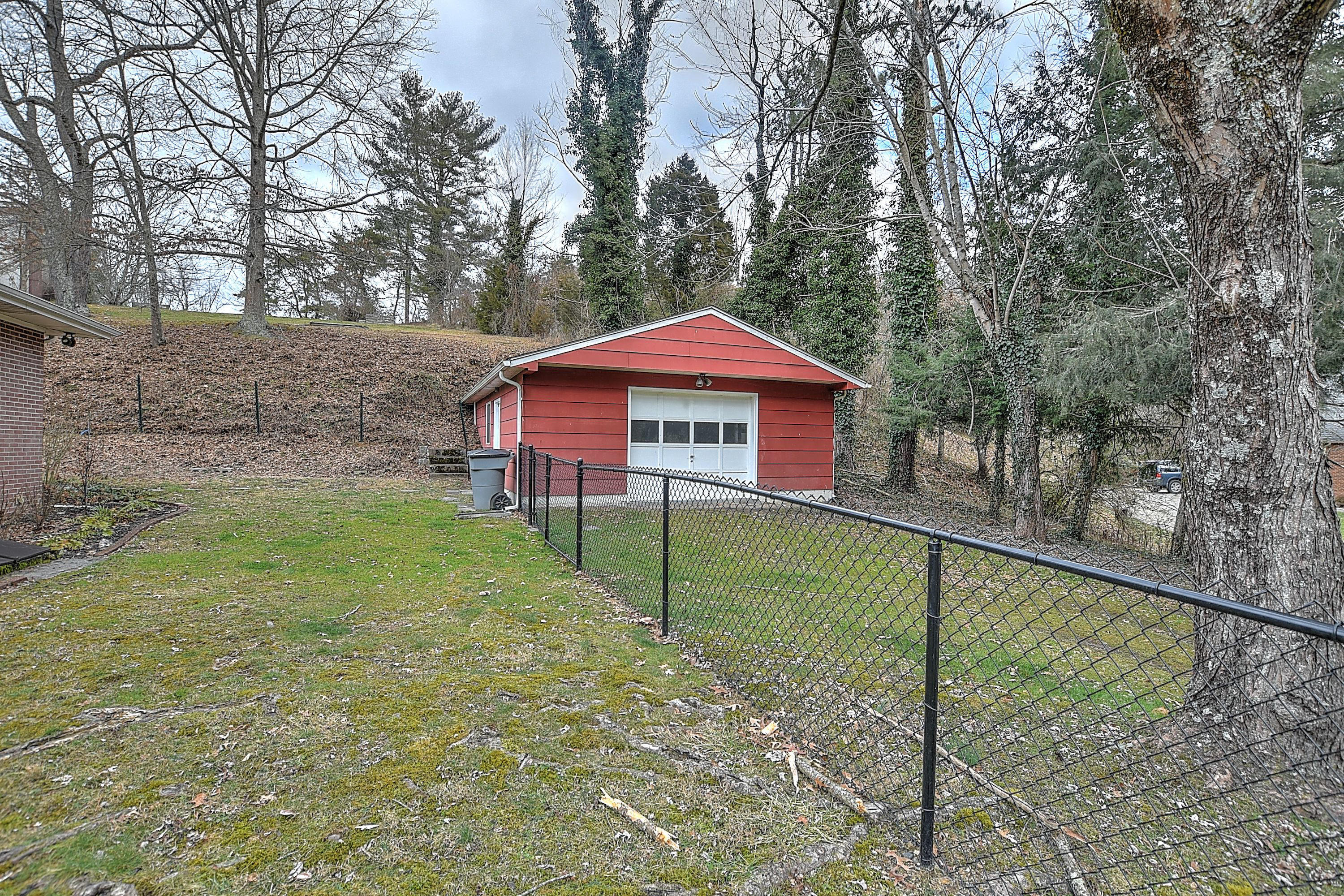 105 Hidden Valley Road Bristol, TN 37620 - Photo 36 of 44 105 HIDDEN VALLEY-37