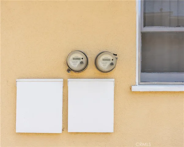 a picture of a bench in a rack