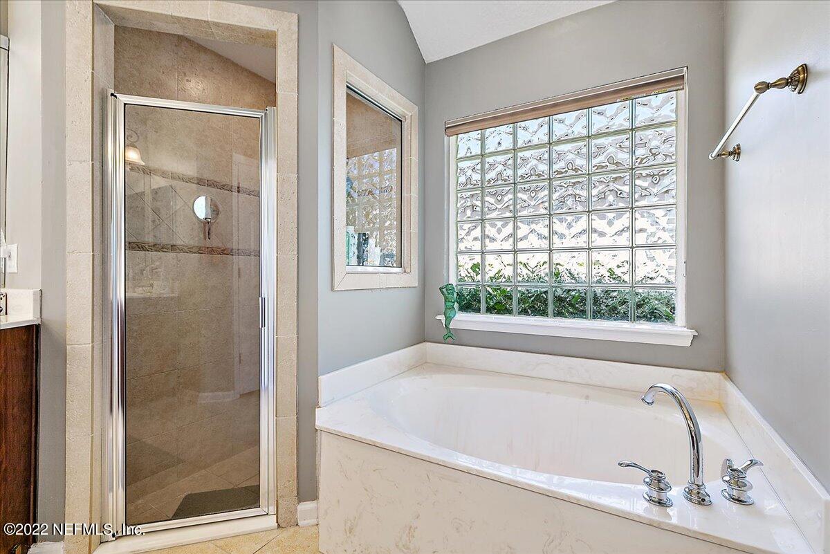 824 Riley Lane St. Augustine, FL 32095 - Photo 14 of 37 14-Primary Bathroom