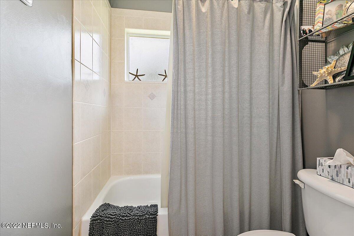 824 Riley Lane St. Augustine, FL 32095 - Photo 18 of 37 18-Bathroom