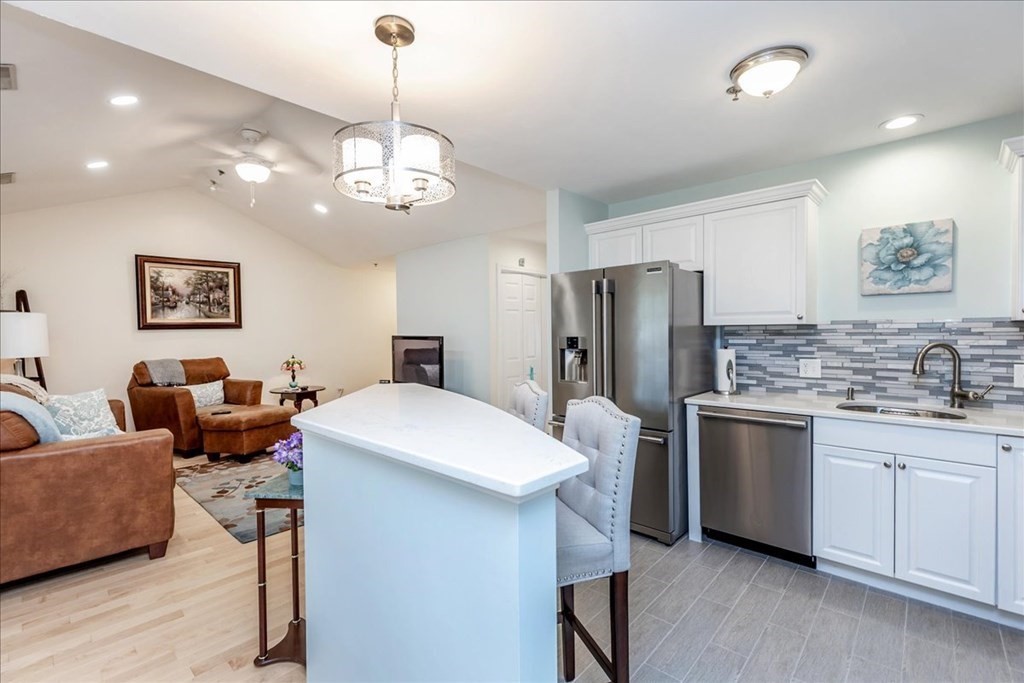 36 Cambridge Road, Unit 35 Woburn, MA 01801 - Photo 11 of 29 Gallery Image 11
