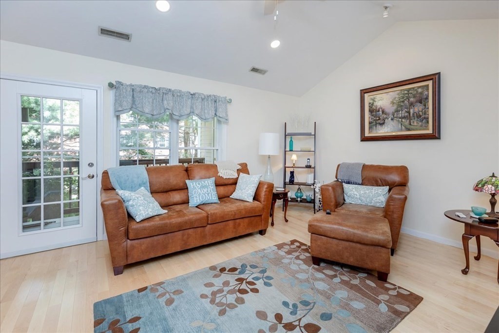 36 Cambridge Road, Unit 35 Woburn, MA 01801 - Photo 6 of 29 Gallery Image 6