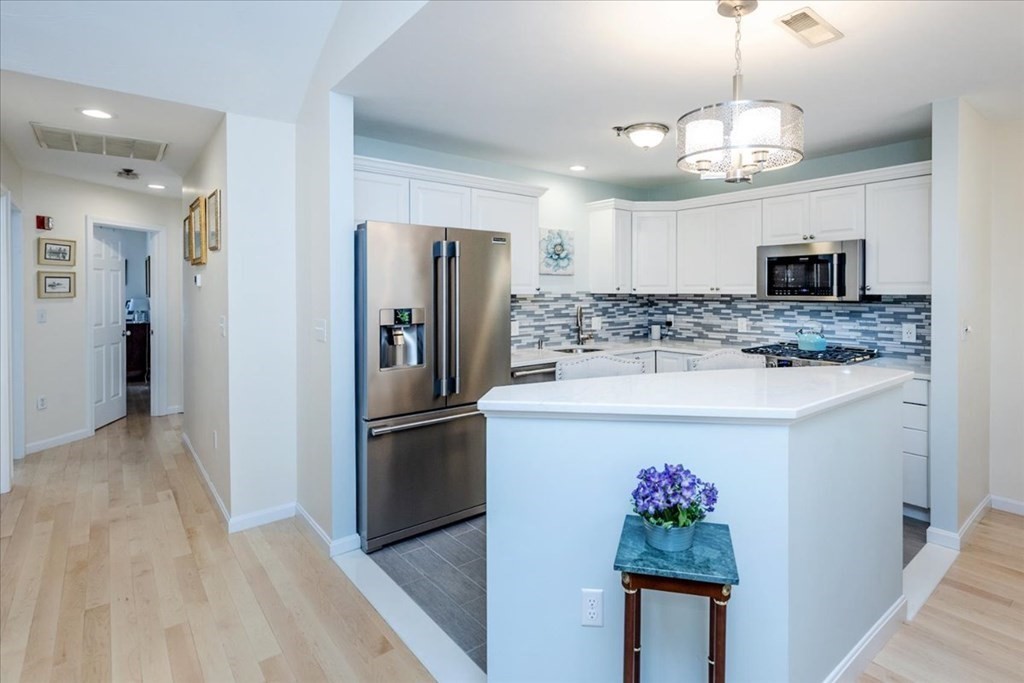36 Cambridge Road, Unit 35 Woburn, MA 01801 - Photo 7 of 29 Gallery Image 7
