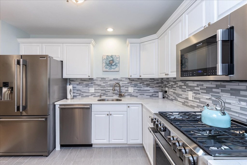 36 Cambridge Road, Unit 35 Woburn, MA 01801 - Photo 10 of 29 Gallery Image 10