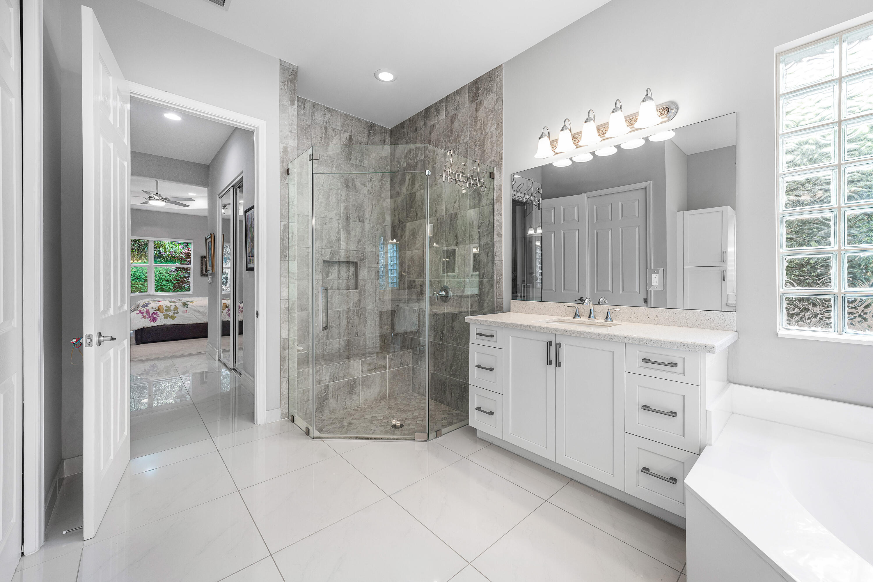 11639 Dawson Range Road Boynton Beach, FL 33473 - Photo 22 of 75 Primary Bath