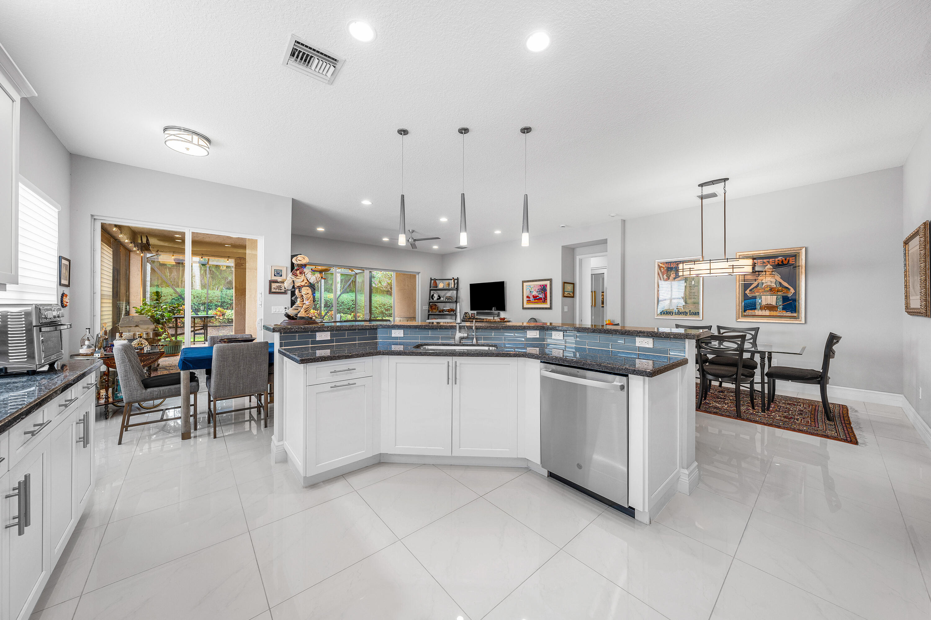 11639 Dawson Range Road Boynton Beach, FL 33473 - Photo 8 of 75 Snack Bar With Pendant Lights