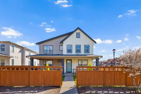 $975,000 | 9836 6th Avenue Southwest, Seattle, WA 98106
