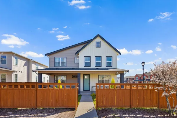 $975,000 | 9836 6th Avenue Southwest, Seattle, WA 98106