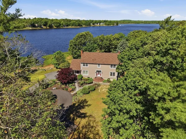 $989,000 | 11 Jeffrey Lane, Freetown, MA 02702